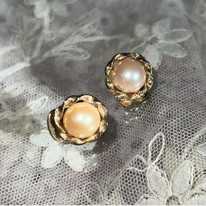 Vintage Elegant Gold and Pearl Earrings